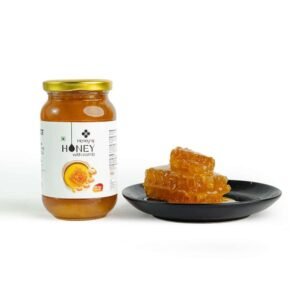 Alternative view of Mixed Flower Honey with Comb 500g